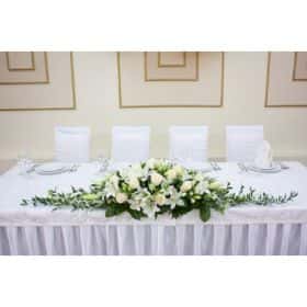 На стол жениха и невесты